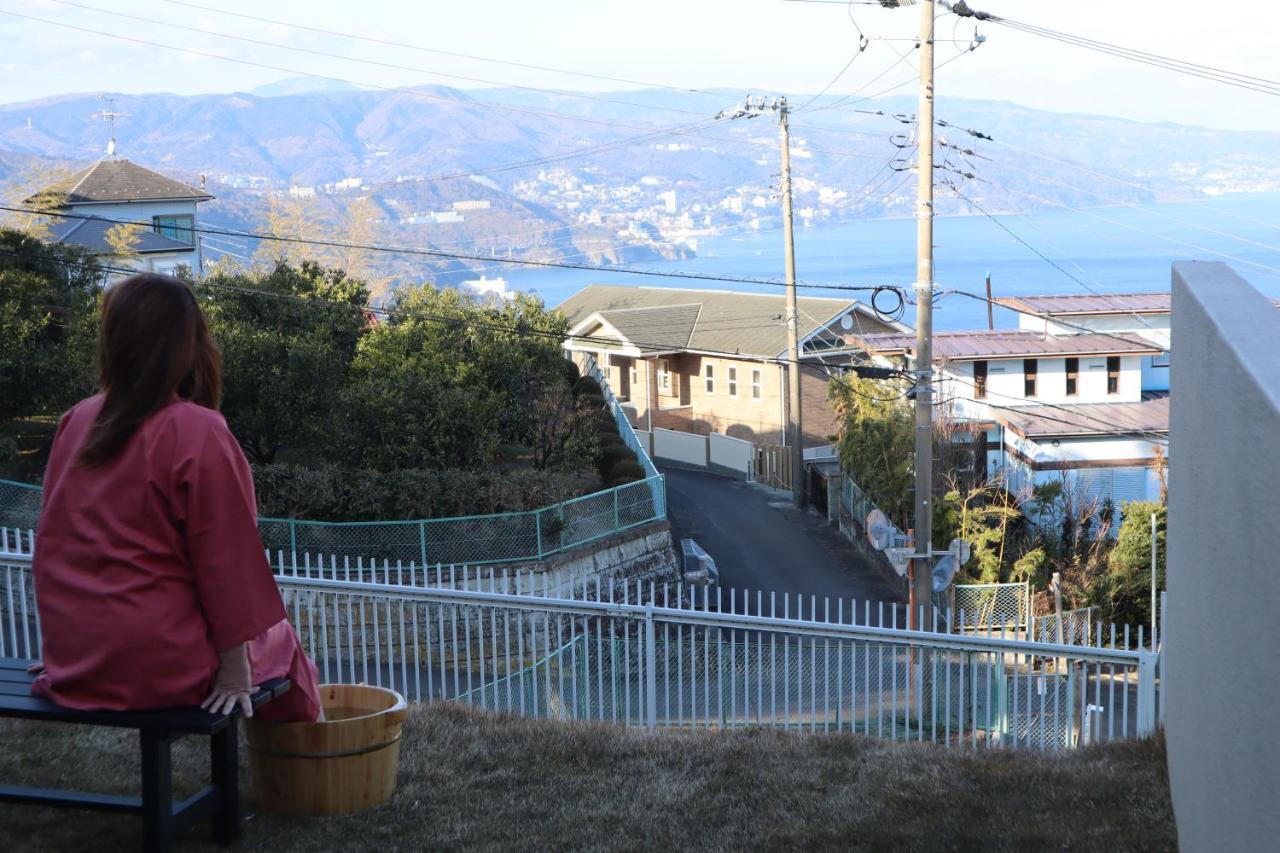 熱海の海が一望できる温泉付貸別荘 満月あじろ Mitsukiajiro Atami  Eksteriør billede