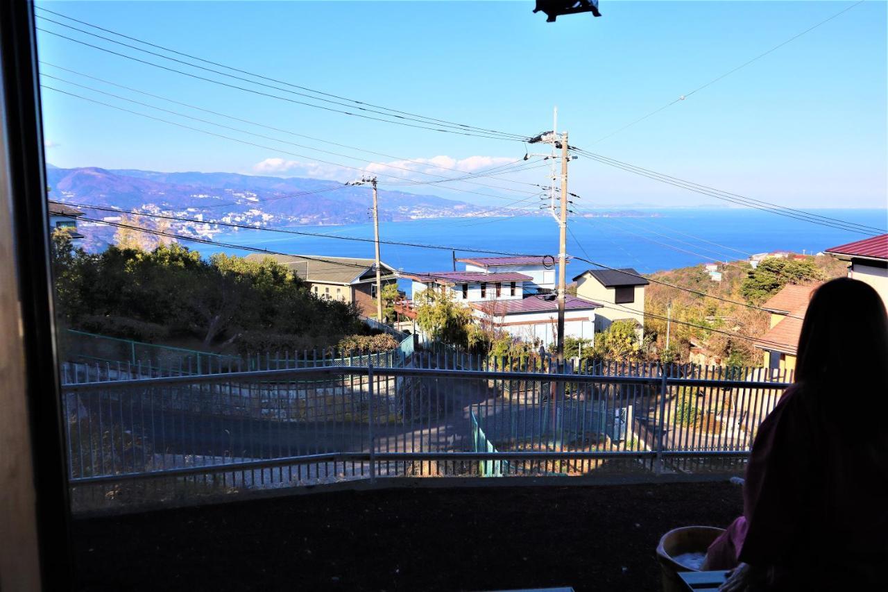 熱海の海が一望できる温泉付貸別荘 満月あじろ Mitsukiajiro Atami  Eksteriør billede
